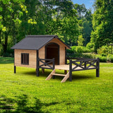 Caseta de madera grande para perro estilo cabaña de exterior con porche